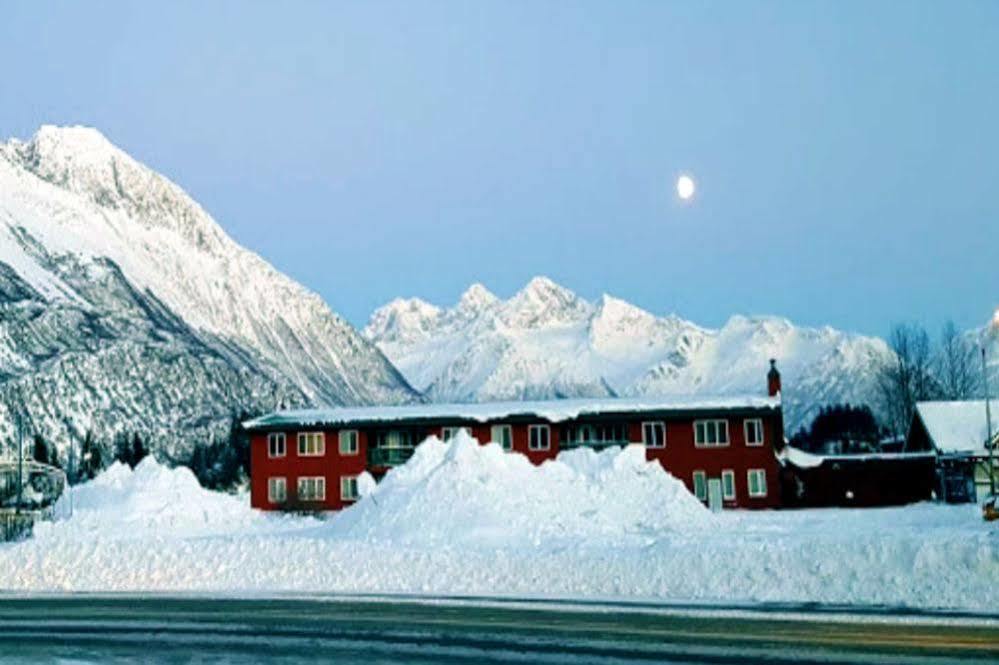 Totem Hotel And Suites Valdez Eksteriør billede
