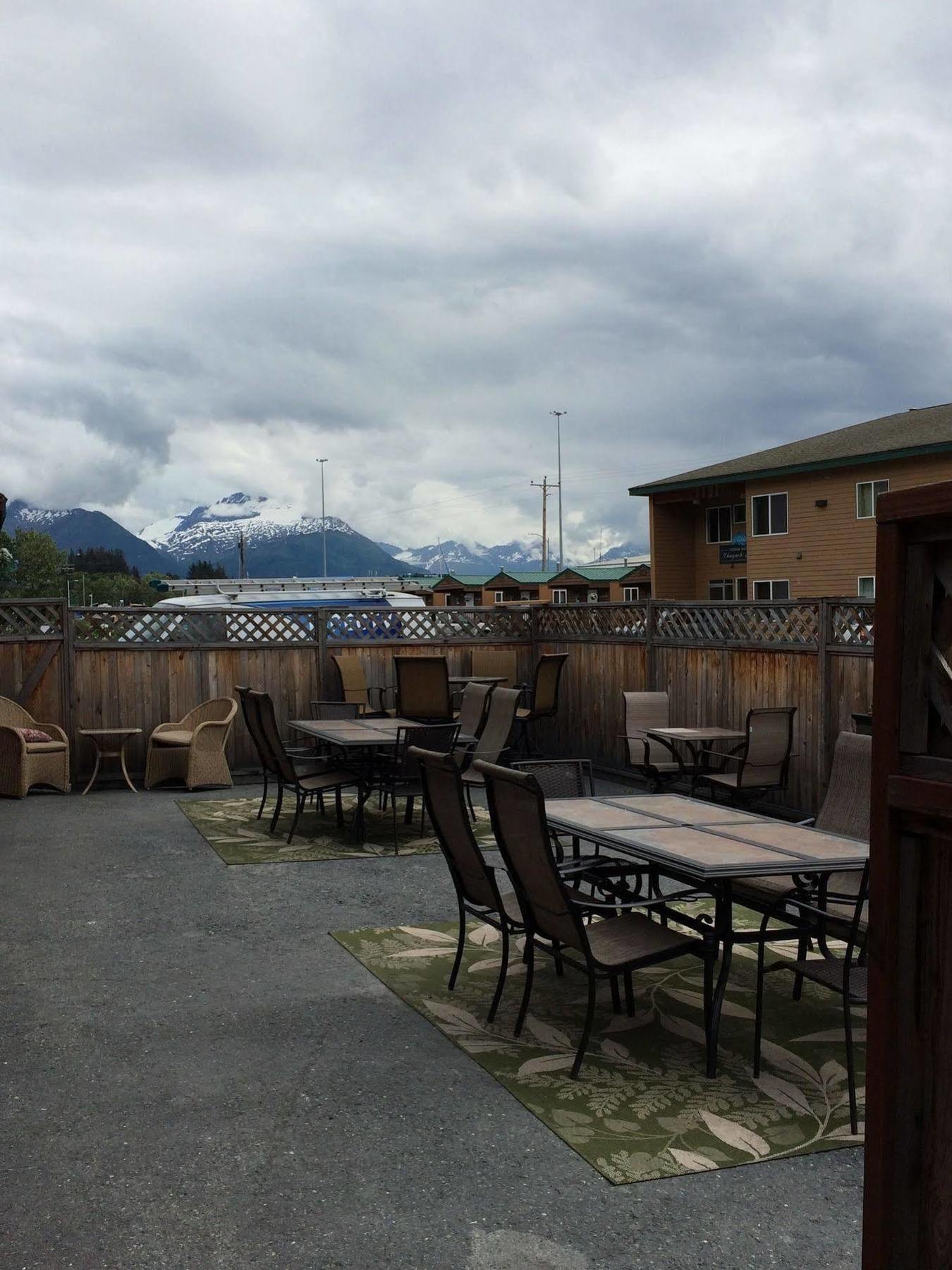 Totem Hotel And Suites Valdez Eksteriør billede